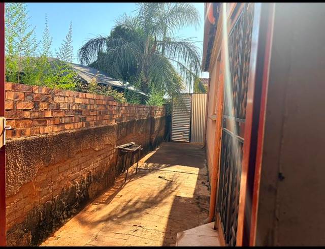 3 BEDROOM HOUSE FOR SALE IN SOSHANGUVE WW